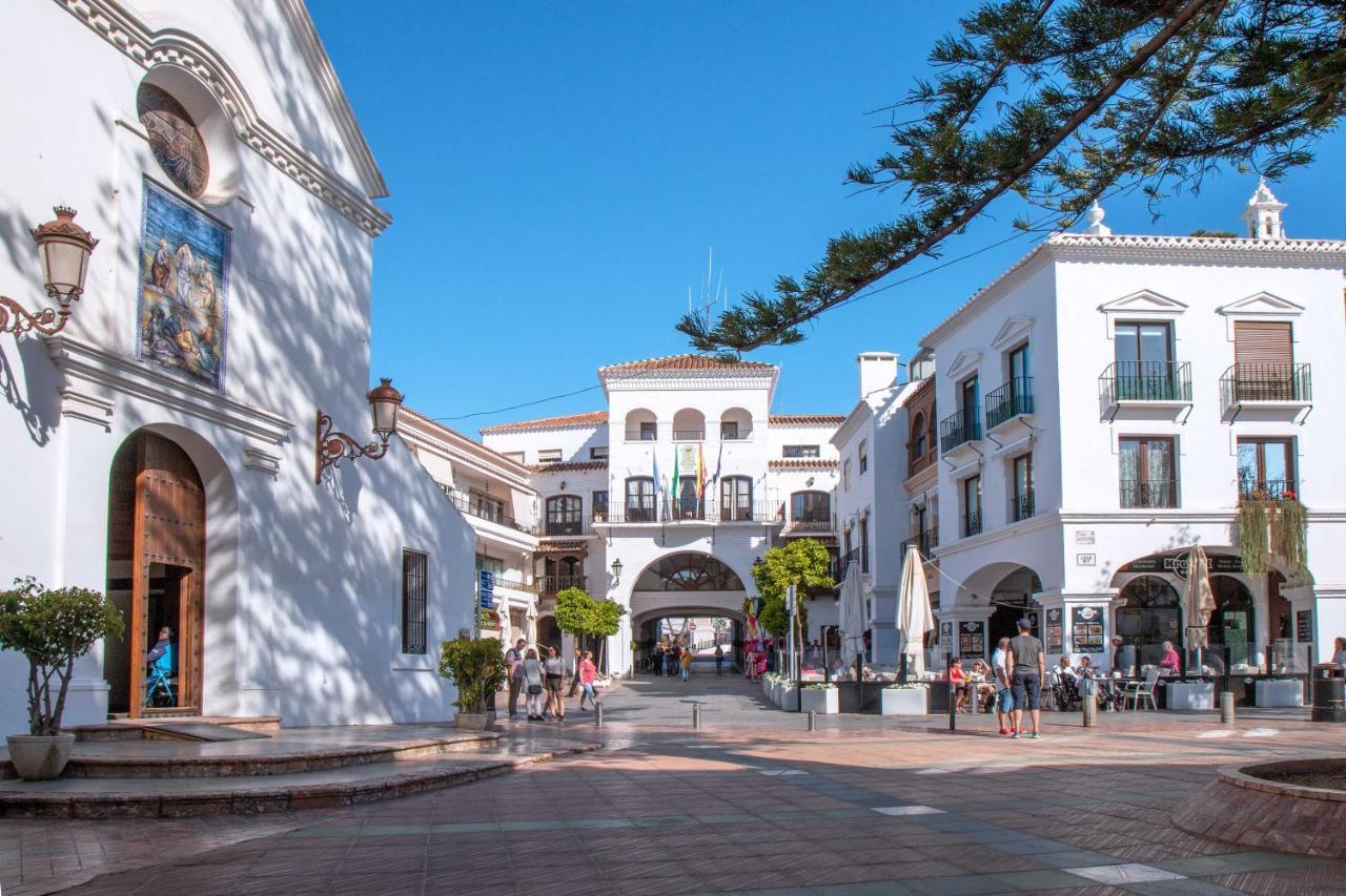 Apartamentos Vacacional En Plaza De Espana ネルハ エクステリア 写真